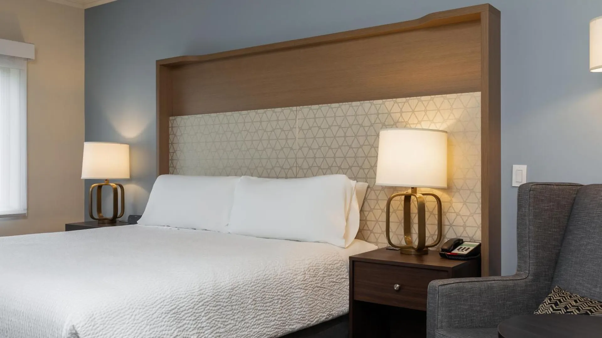 Holiday Inn Victoria - Elk Lake By Ihg Saanich Canada