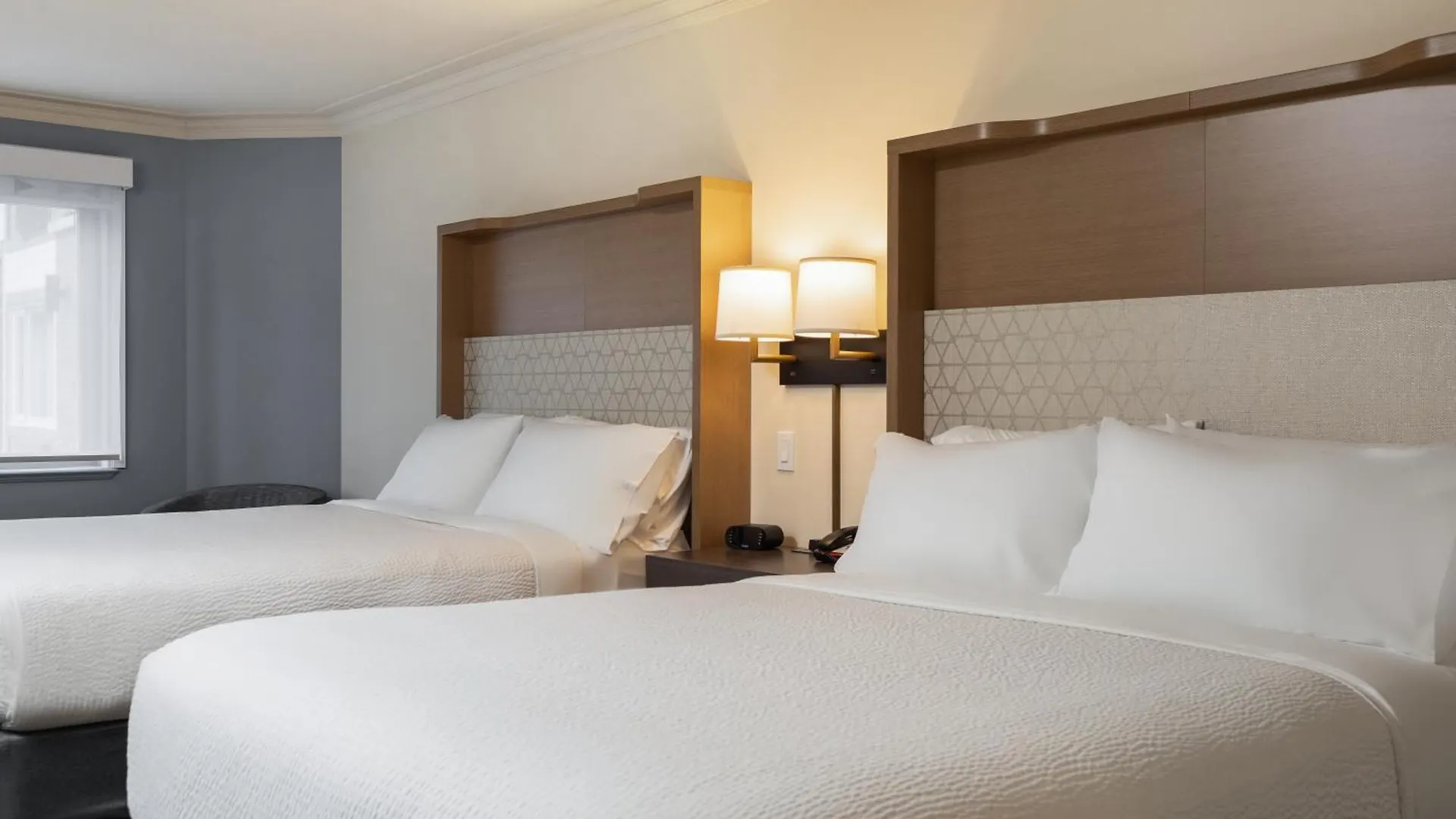 Holiday Inn Victoria - Elk Lake By Ihg Saanich